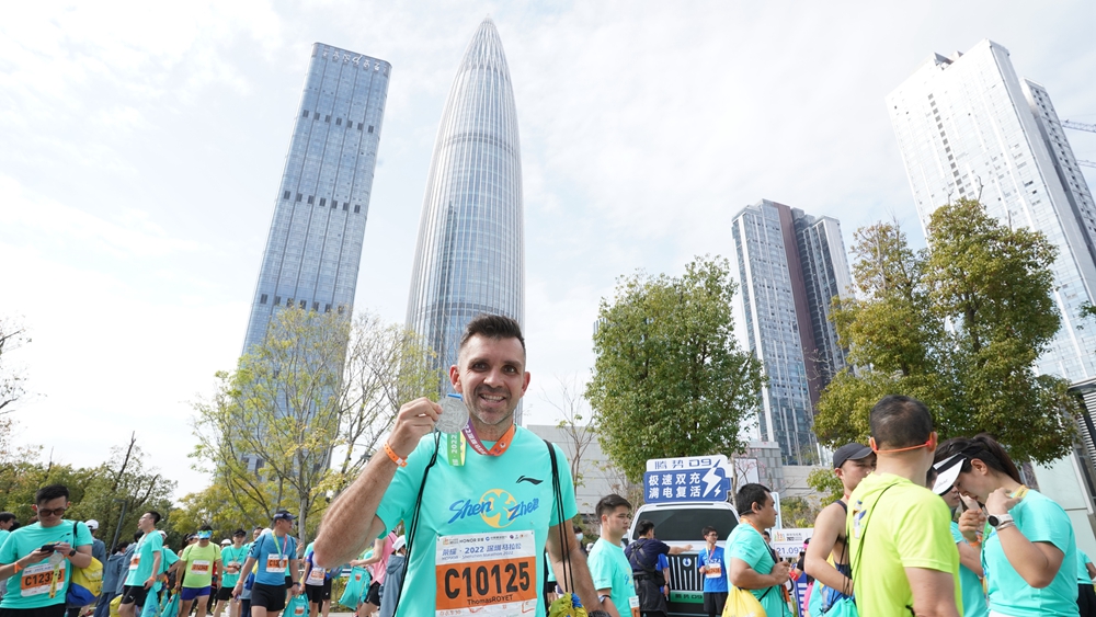 Expat marathon runners: It feels exciting to run at home